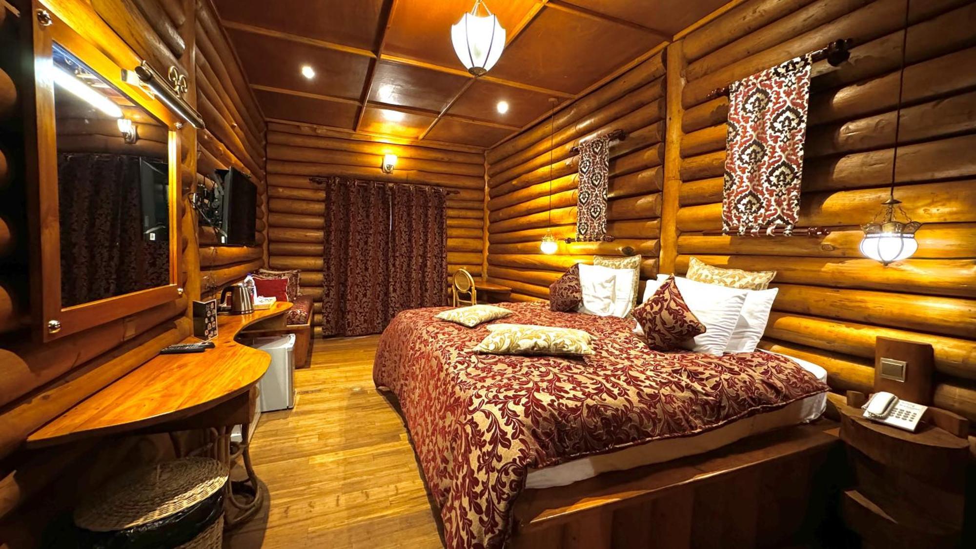 Queenswood Hotel 5*